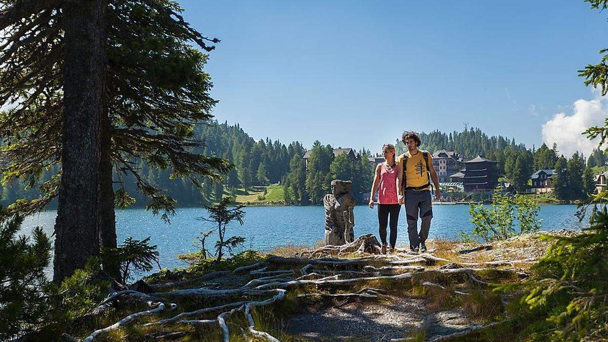 Für den Drei-Seen-Wanderweg (im Bild der Turracher See) benötigt man rund zwei Stunden 