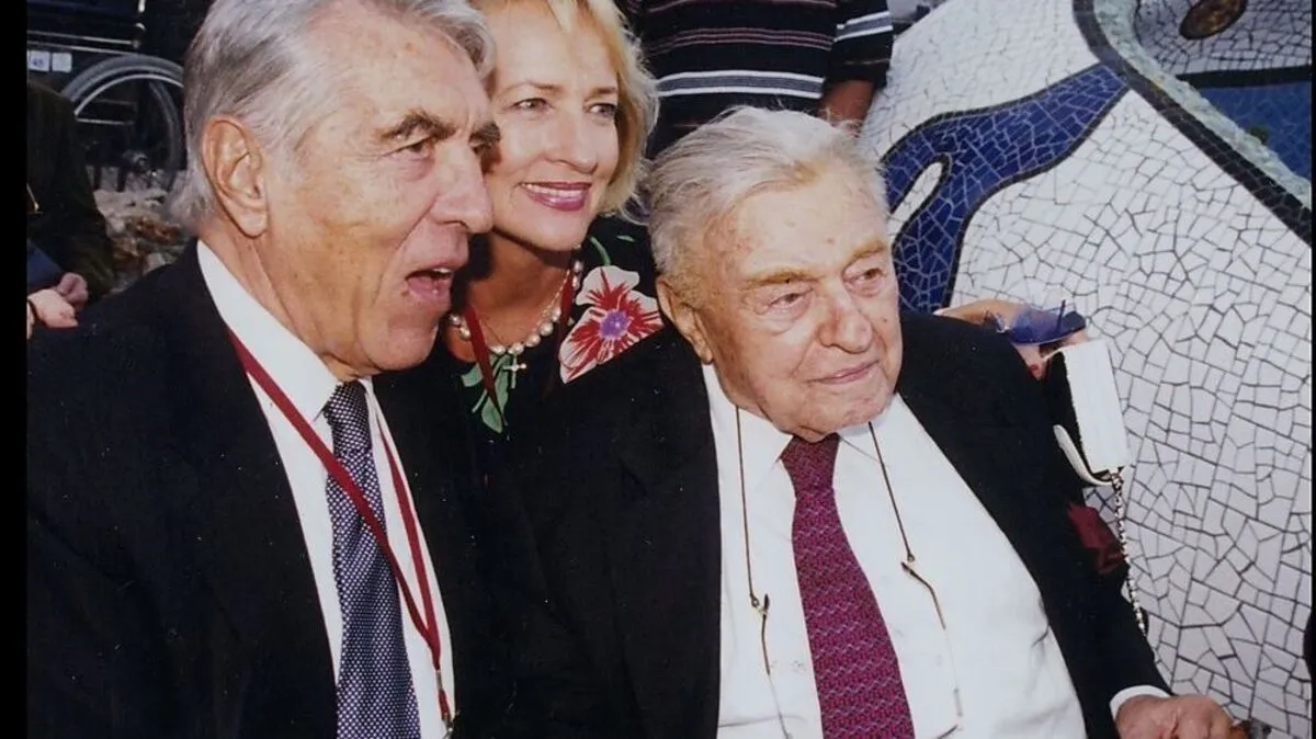 Teddy Kollek (rechts) mit dem früheren Wiener Bürgermeister Helmut Zilk und dessen Frau Dagmar Koller 