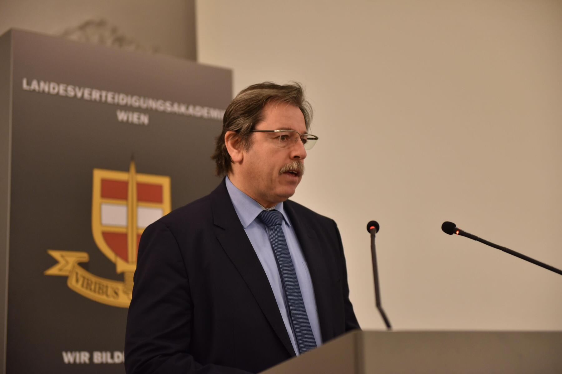 Iran-Krieg: Iran-Experte Posch: „Beide Seiten schießen so lange, bis sie keine Munition mehr haben.“