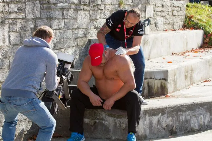 Und Hoi bekommt noch das letzte "Warm-up"