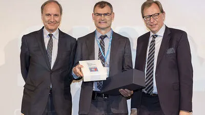 Franz Kerber, Vorstandsdirektor der Steiermärkischen Bank und Sparkassen AG, Josef Puntigam, Head of Sales bei Siemens Transformers, Landesrat Christian Buchmann