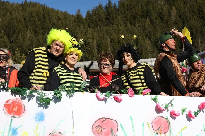 Der Umzug war ein Spaß für Jung und Alt.
