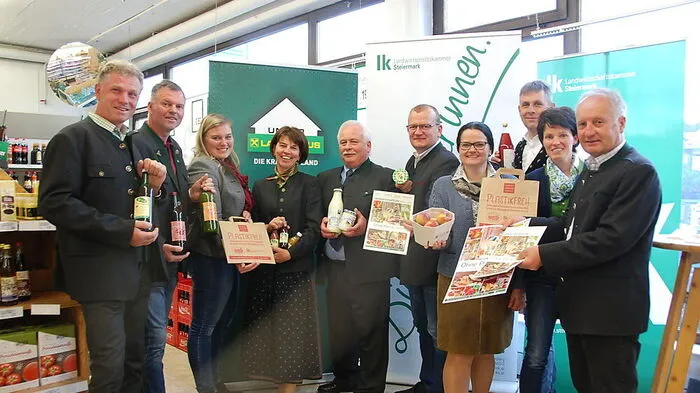 Direktvermarkter und Landwirte bei der Pressekonferenz im Genussladen im Lagerhaus Voitsberg