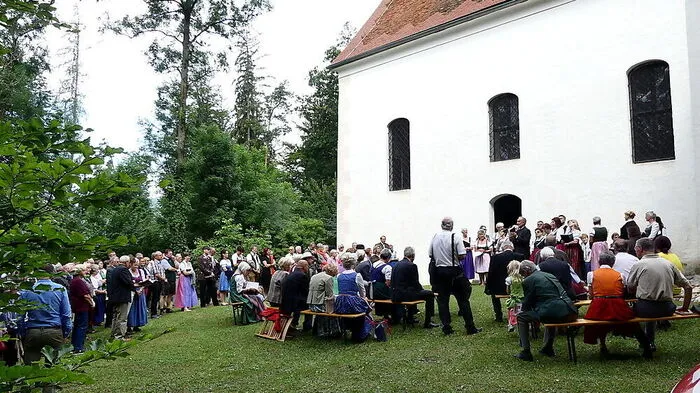Viel los war bei der Weihe der restaurierten Orgel in der Ulrichskirche in Külml bei Anger