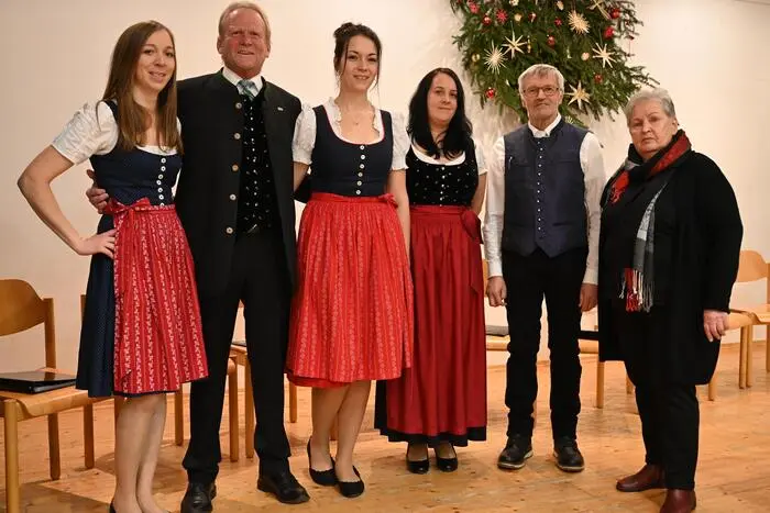 v.l. Michaela Faschinger, Karl Rauter, Sandra Haberl, Martina Gruber, Jakob Koppitsch und Hildegard Marktl 