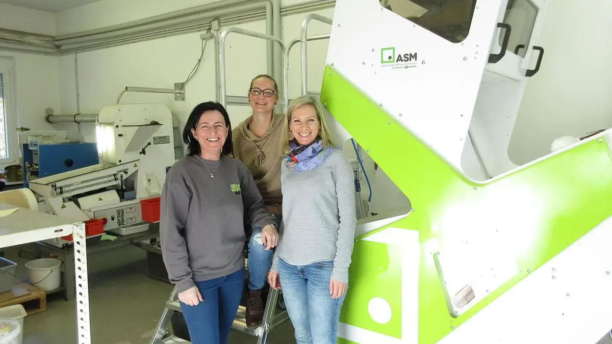 Freuen sich über die neue Sortiermaschine: Sylvia Pirker, Claudia Steinschneider und Doris Lengauer 