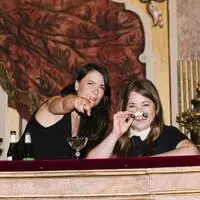 Beim Ballbesuch im Vorjahr: Regisseurin Christiana Tscharyiski und Autorin Stefanie Sargnagel