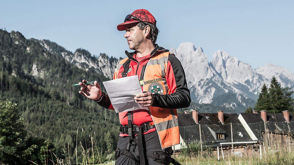 Aster vor Gesäusebergen, einem Alpinisten-Eldorado. „Das Ziel sollte der Weg sein, nicht der Gipfel.&quot;