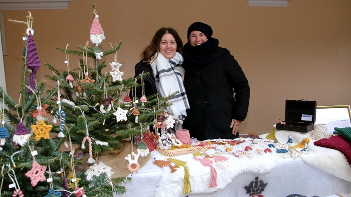Am Feiertag Maria Empfängnis öffnete der Adventmarkt beim Schloss Piber wieder seine Pforten.