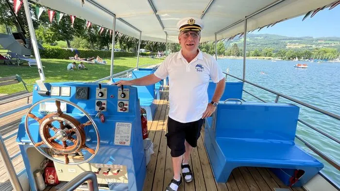 Kapitän Kurt Windhaber auf dem "Love Boat" vom Stubenbergsee