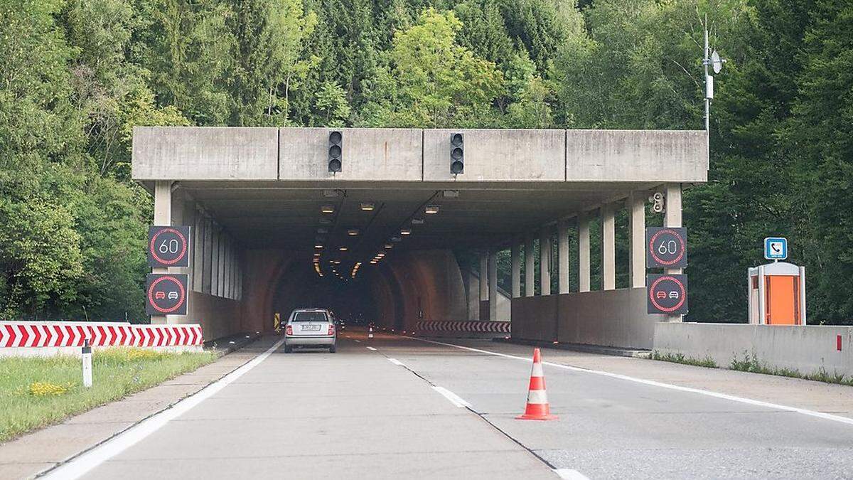 Vor dem Schartnerkogeltunnel drehte die Autolenkerin um