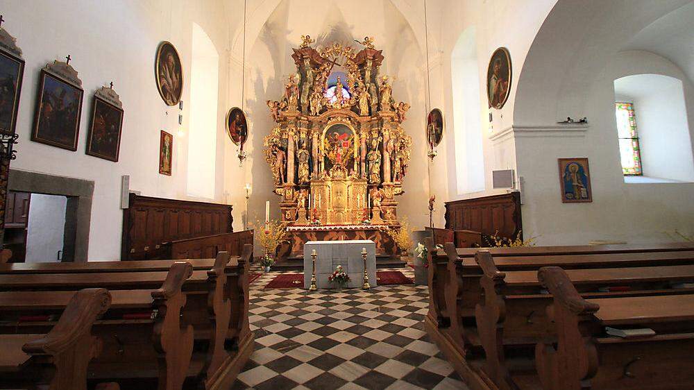 Um das vom Holzwurm befallene Inventar zu retten, wird die Kirche in Kainach bis 31. August begast