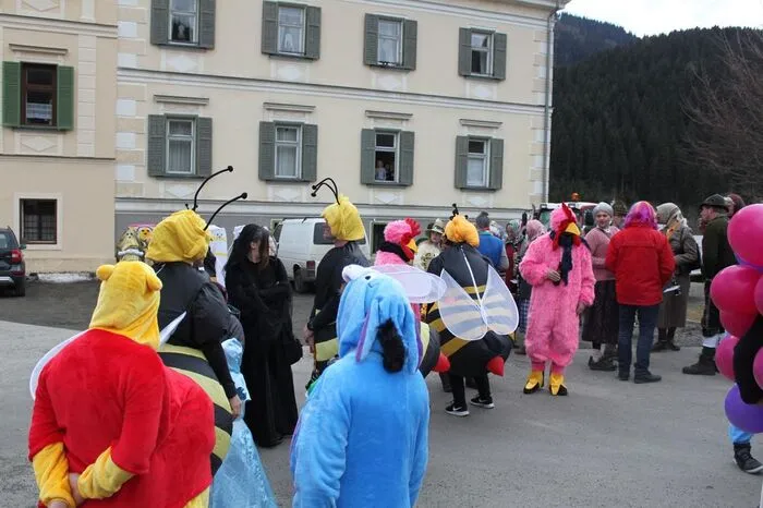 Im Anschluss wurde ins Rüsthaus zum Faschings-Gschnas geladen. Für beste Unterhaltung sorgte wieder das „MC Music Duo“.