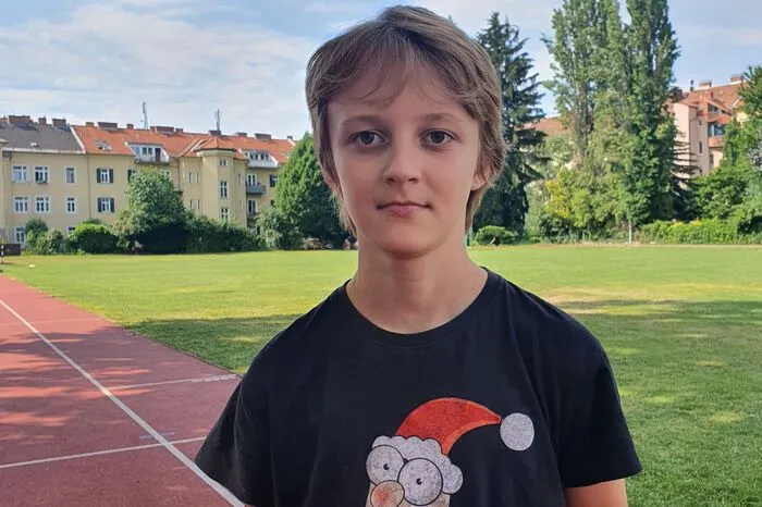 Nikita Laryushki, 10 Jahre:  „In diesem Schuljahr hat mir vor allem der Sportunterricht und die Schullandwoche gefallen. Dort haben wir verschiedene Programme gehabt. Am meisten Spaß hat mir dabei das Baumfällen gemacht.“