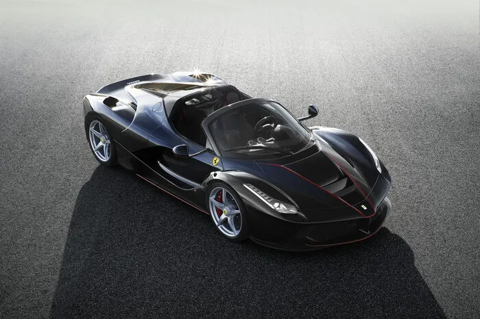 Mit den ersten Fotos des LaFerrari Spider konnten Italiener auch gleich verkünden, dass das neue Cabrio bereits ausverkauft ist.