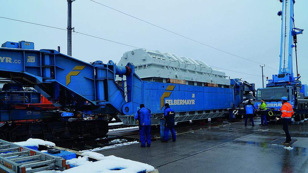Heute kam der 214 Tonnen schwere Transformator in Obersielach an
