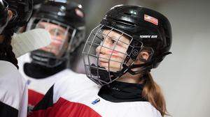 Isabel Frieß (17) aus Anger nahm bei der Eishockey-Weltmeisterschaft der U18 in Italien teil