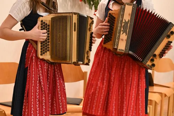 Die „Gneatigen“ v.l. Michaela Faschinger und Sandra Haberl