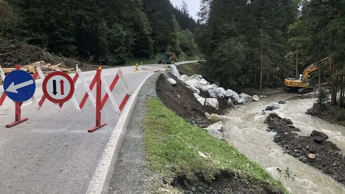 Die Straße zwischen Murau und Laßnitz ist derzeit noch für den Verkehr gesperrt.