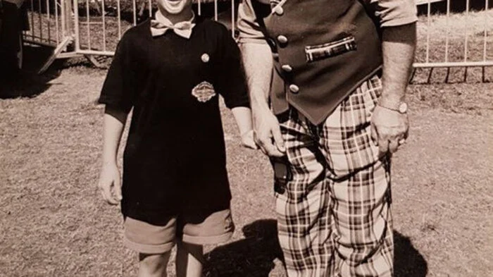 "Ich werde Zirkusdirektor!" sagte Dimitri schon immer. Hier ist der kleine Dimitri mit Clown Lubino vom Österreichischen National-Circus zu sehen.