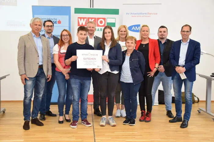 Die 4a der MS Stein an der Enns freut sich über eine Kinovorstellung