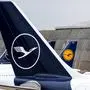 Frankfurt Die Gewerkschaft UFO Unabhaengige Flugbegleiter Organisation hat das Kabinenpersonal der Lufthansa zu einem Streik aufgerufen. Frankfurt am Main, 12.03.2024 Lufthansa Flugzeuge parken am Frankfurter Flughafen. Die Gewerkschaft UFO Unabhaengige Flugbegleiter Organisation hat das Kabinenpersonal der Lufthansa zu einem Streik aufgerufen. Frankfurt am Main, 12.03.2024 *** Frankfurt The trade union UFO Unabhaengige Flugbegleiter Organisation has called on Lufthansa cabin crew to strike Frankfurt am Main, 12 03 2024 Lufthansa aircraft parked at Frankfurt Airport The trade union UFO Unabhaengige Flugbegleiter Organisation has called on Lufthansa cabin crew to strike Frankfurt am Main, 12 03 2024 Copyright: xEibner-Pressefoto/FlorianxWieganx EP_FWD