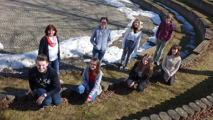 Das Redaktionsteam des Borg Birkfeld mit Professorin Karin Scherf-Kachelmaier.