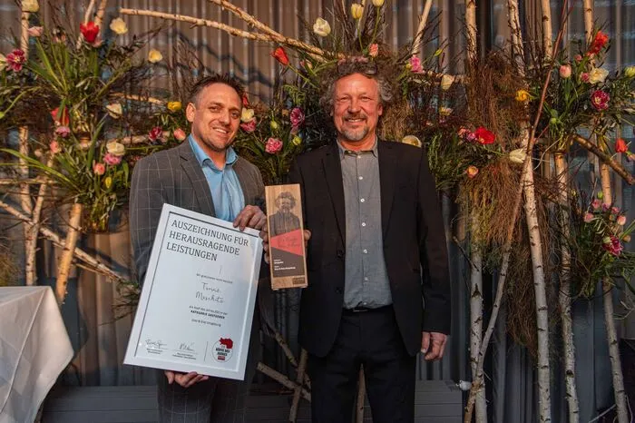 Preisträger Tomaž Moschitz (rechts) mit Wayan-Oliver Bach von der Shoppingcity Seiersberg. Moschitz wurde in der Kategorie Gastgeber ausgezeichnet.