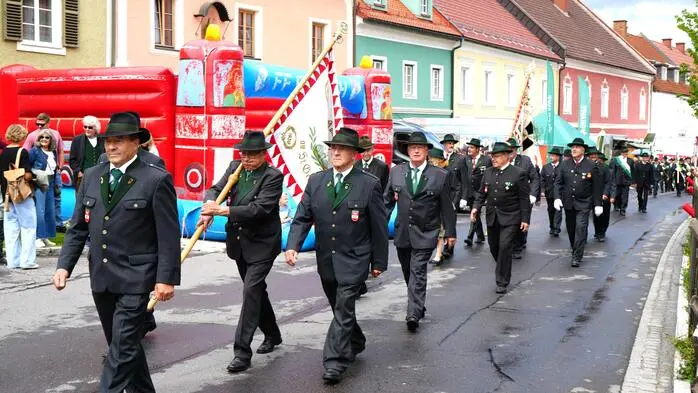 Gemeinsam mit der Marktgemeinde Obdach, dem Musikverein Obdach und 14 Bezirksverbänden beging der ÖKB das Bestandsjubiläum mit einem feierlichen Bezirksverbandstreffen.