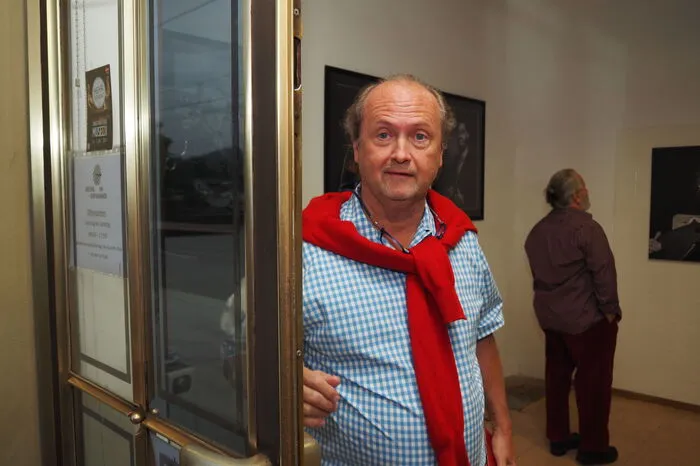 Bitte klicken Sie sich durch die Bilder. . .