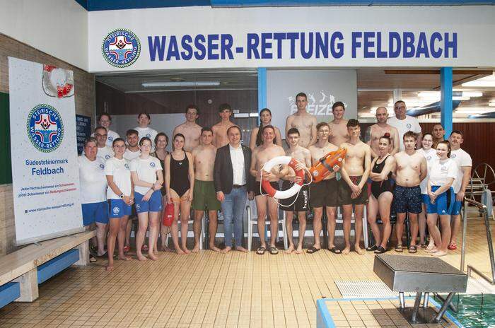 In Feldbach gibt es 20 neue Rettungsschwimmerinnen und Rettungsschwimmer