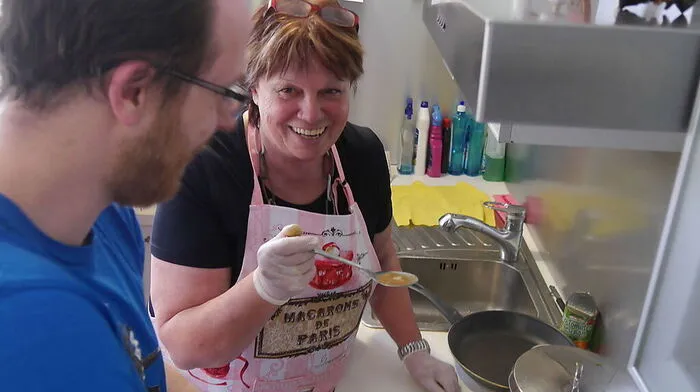 Es schmeckt: Redakteur Andreas Kanatschnig kocht mit Soma-Chefin Liselotte Suette