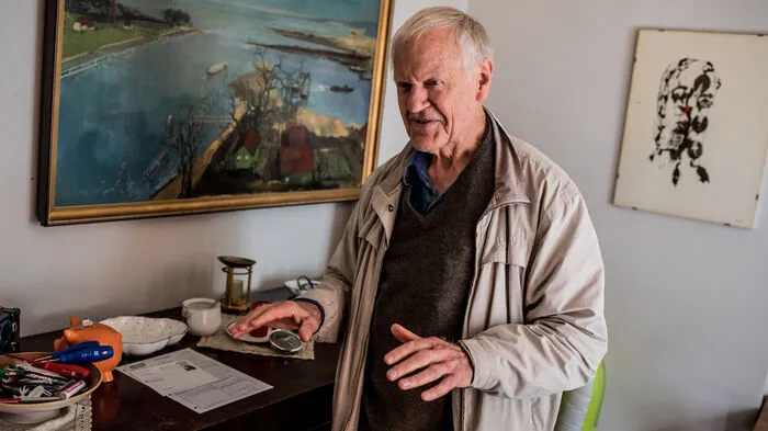Heinz Bachmann, der Bruder von Ingeborg Bachmann, im Haus in der Henselstraße Nr. 26 in Klagenfurt.