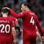 Liverpool-Kapitän Virgil van Dijk mit Diogo Jota