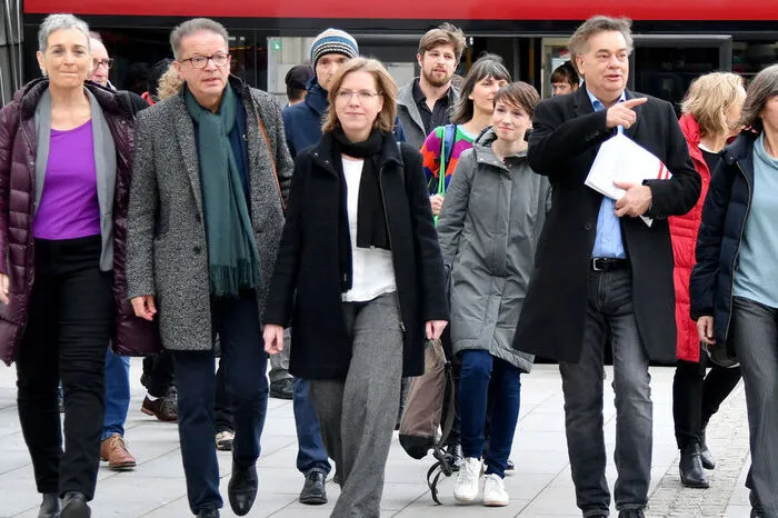 Im Jahr 2019 gelang den Grünen auf Bundesebene das Comeback. Anfang 2020 stimmte der Bundesvorstand der Grünen für die Koalition mit der ÖVP. Auch Ulrike Lunacek (ganz links) und die Wiener Grünen-Chefin Birgit Hebein (ganz rechts) sind nicht mehr im Amt.