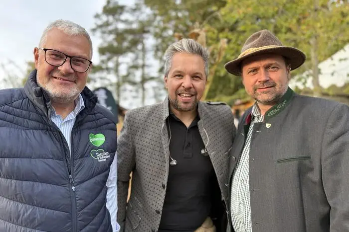 Unter den Besuchern waren unter anderem Vizebürgermeister Roland Gogg, Ortsvorsteher Christian Sommerbauer sowie das Stadtmarketing-Duo Barbara Wagner und Markus Jahn
