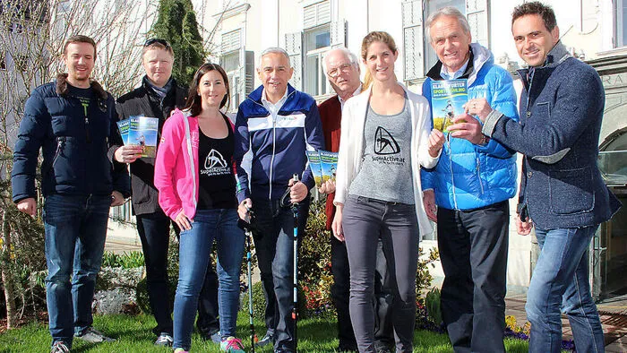 Pfeiler mit Raimund Plautz (Sportamt), Christian Cijan (Sportunion), Sarah Katu (SuperActive.at), Anton Leikam (ASKÖ), Manuela Huss (SuperActive.at), Kurt Steiner (ASVÖ) und Sportdirektor Mario Polak (von links)