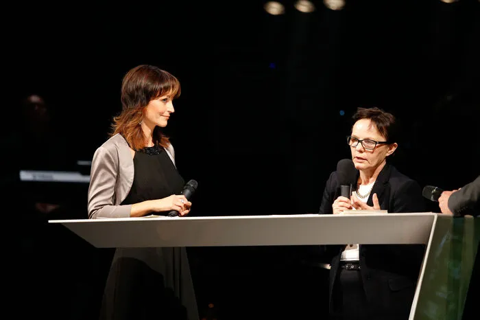 Moderatorin Evelyn Vysher (links) im Gespräch mit der Chefin der 20-köpfigen Jury, Martha Mühlburger, Vizerektorin der Montanuni Leoben.