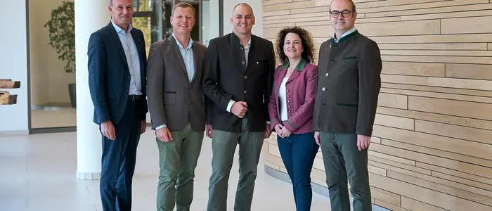 Ihre regionale Eigenständigkeit geben die Genossenschaften mit dem Schritt nicht auf: Alexander Pilarksi, Uwe Borchardt, Maximilian Endisch, Brigitte Marzi-Paulitsch, Johannes Schuster