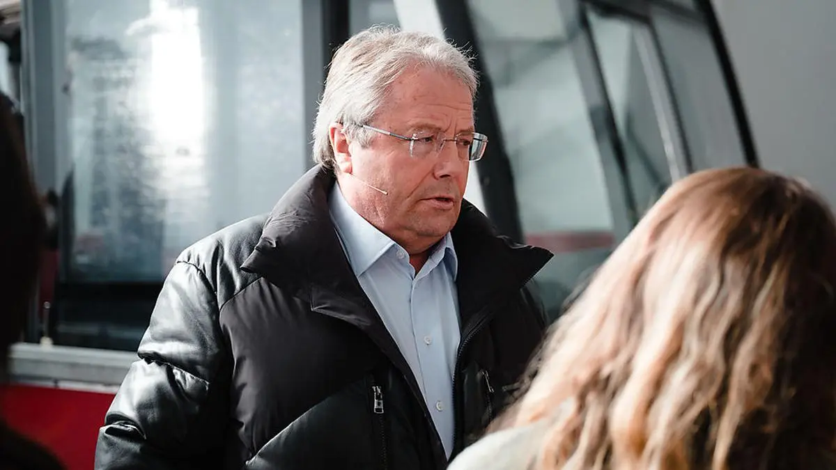 Hörl bei einer Puls4-Diskussion vor Weihnachten