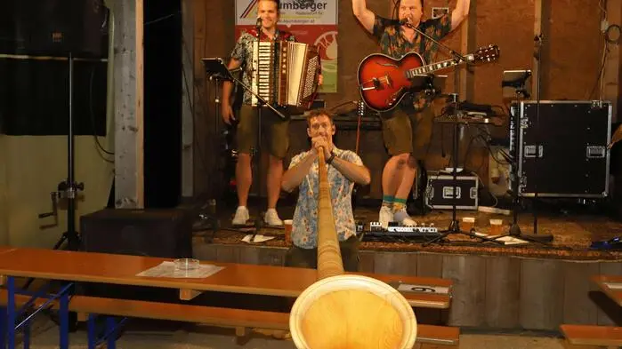 Es gab es auch einen Showauftritt von „Die Zammreissa“ mit Valentin „VOLTE“ Stubinger jun. (Alphorn), Armin Korak und Christian Laußegger.