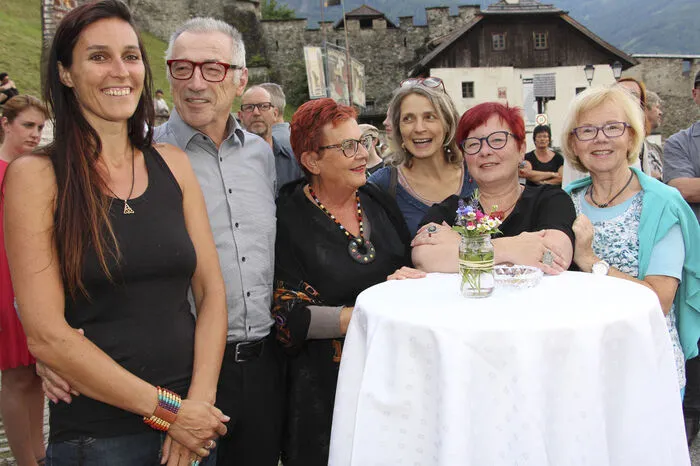 Bitte klicken Sie sich durch die Fotos . . .