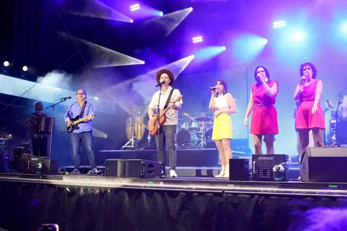 Unter den Gästen unter anderen Paul Pizzera, Opus Band & Schick Sisters (Foto) und viele mehr. 