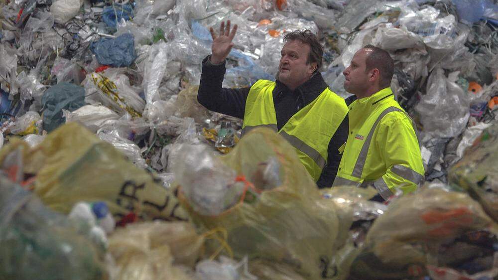 Hanno Settele im Plastikland: In Österreich wird jährlich eine Million Tonnen Kunststoff produziert 