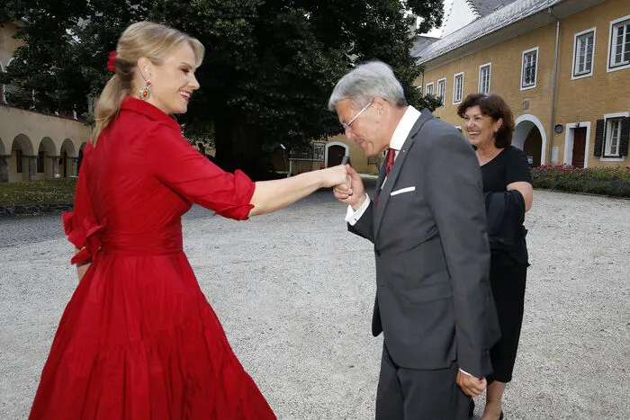 Für den Weltstar gab es Handkuss von Landeshauptmann Kaiser
