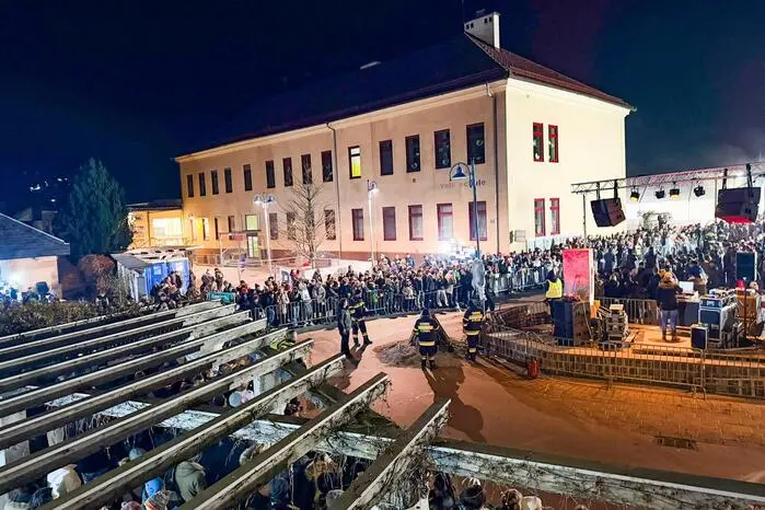 Bereits am Freitag ging es im Festzelt rund und am Samstag ging der große Krampuslauf über die Bühne, bei dem 33 Krampusgruppen teilnahmen.