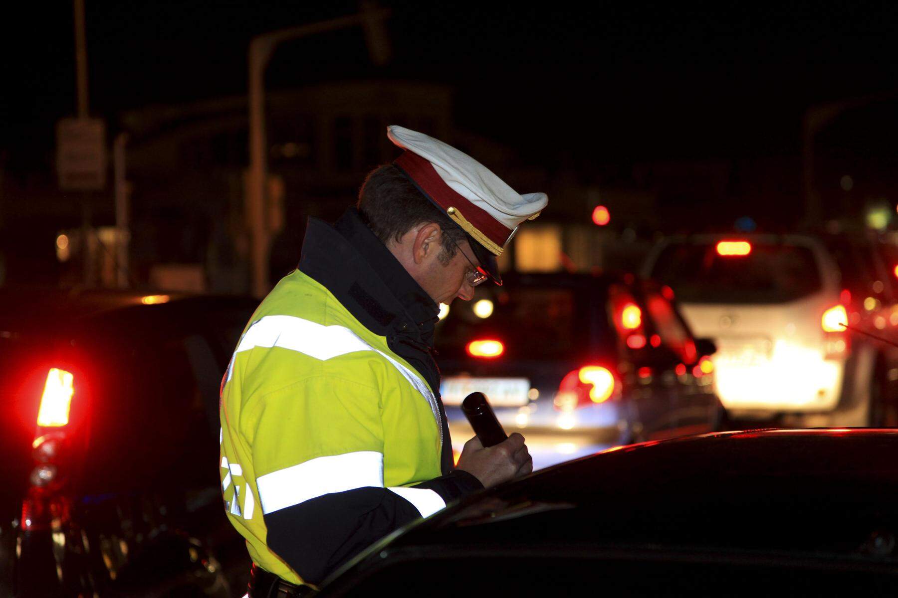 Kärntner angezeigt: Probeführerscheinbesitzer raste mit fast 100 km/h durch Klagenfurt