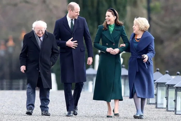 Das Paar wurde in Dublin vom irischen Präsidenten Michael D. Higgins und seiner Frau Sabina empfangen.