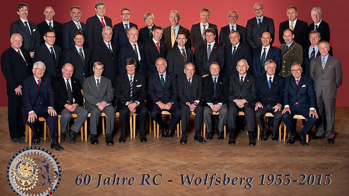 Das offizielle 60-Jahr-Foto des Rotary Clubs Wolfsberg. In der Mitte, mit grüner Krawatte, ihr Präsident Franz Tauber