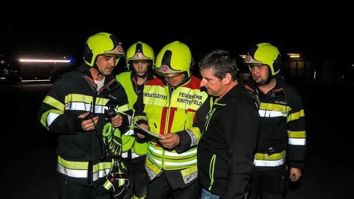 Das Gelände der ÖBB Postbus GmbH in Knittelfeld war Schauplatz einer Gefahrguteinsatzübung der Feuerwehr.